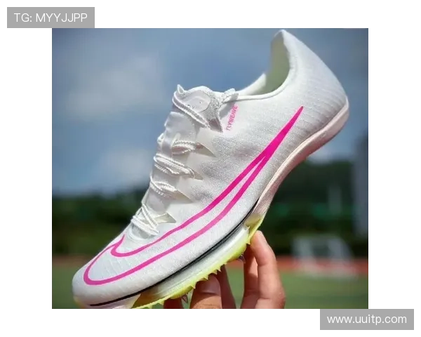 提升短跑成绩的必备装备推荐 全面解析跑鞋运动服与配件选择